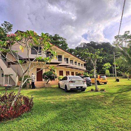 Teluk Penyabung Resort Kampung Mawar Exterior photo